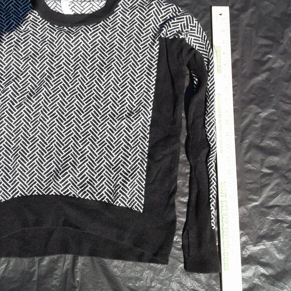 Lululemon Athletica Merino Wool Sweater Sz 1 - Picture 7 of 9